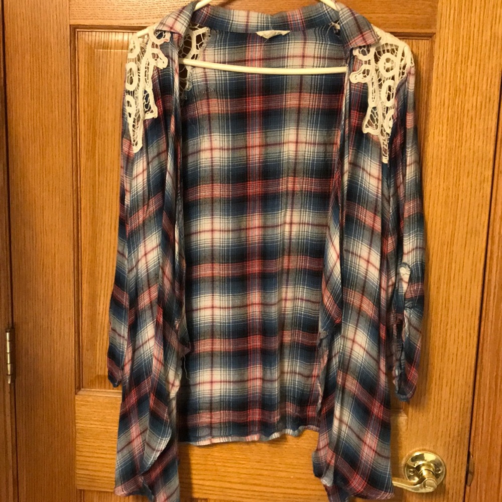 Farmhouse chic 🖤 light plaid coverup